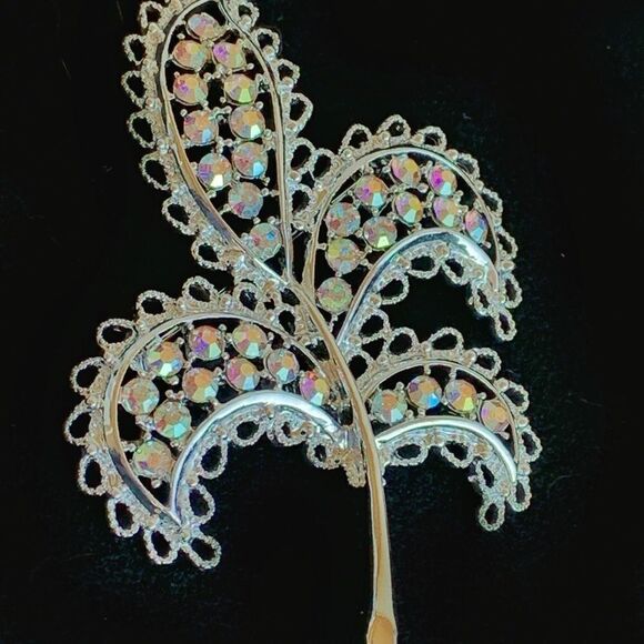 Emmons vintage ab rhinestone filagree leaf earrings and  matching pin set mint - Picture 9 of 16